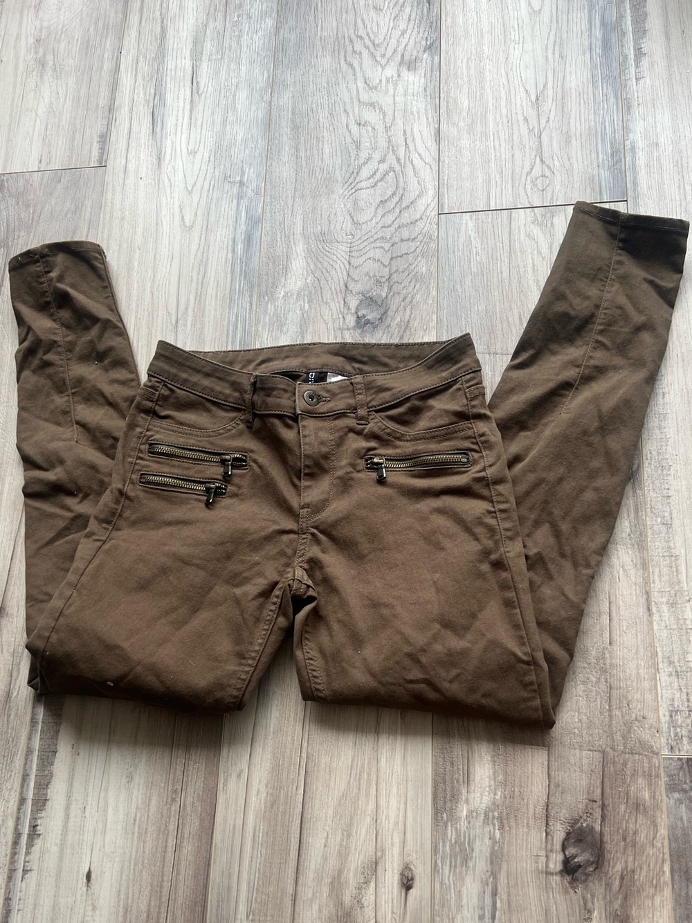 H&M DIVIDED Brown Skinny Jeans with Front Zipper Pockets